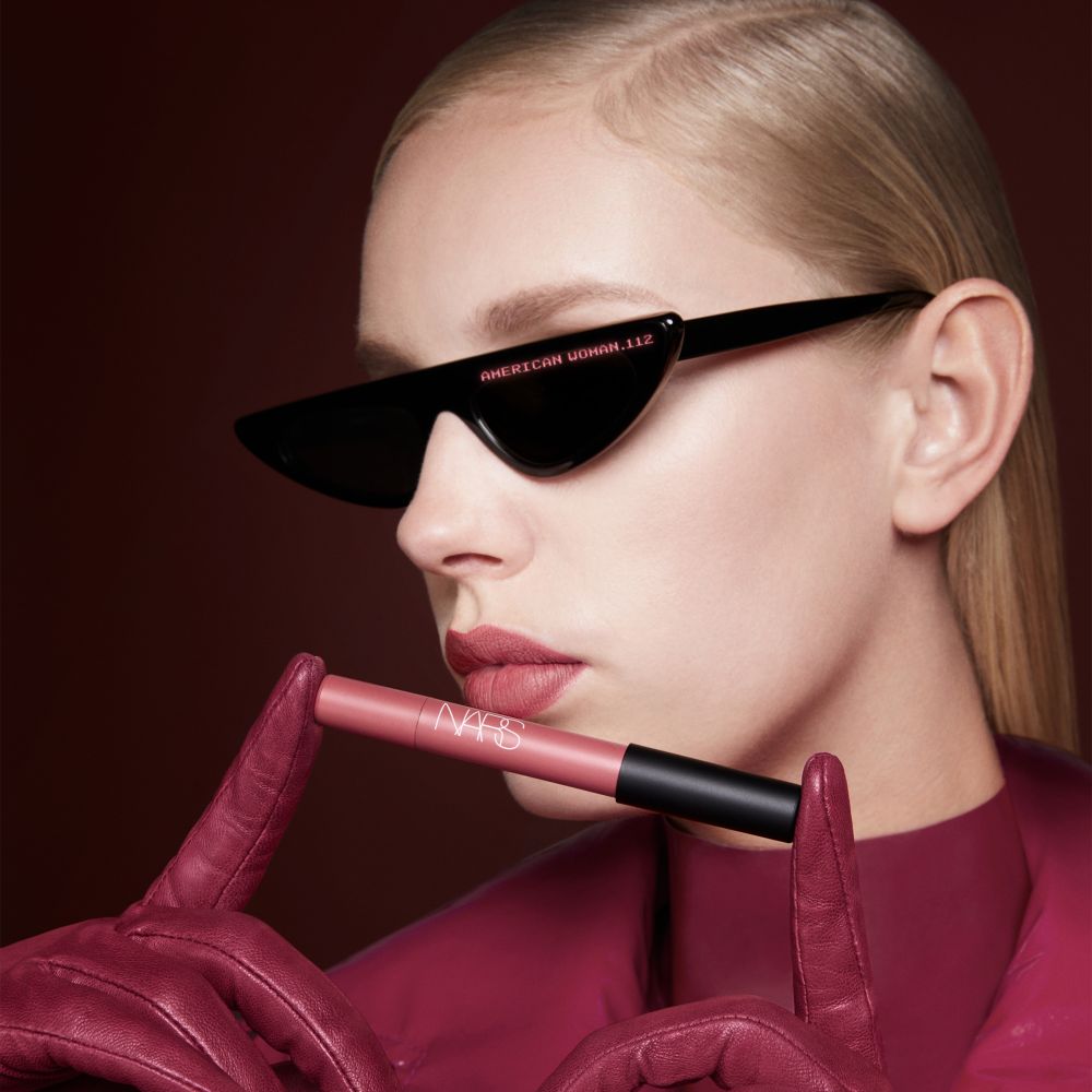 AMERICAN WOMAN - 112
