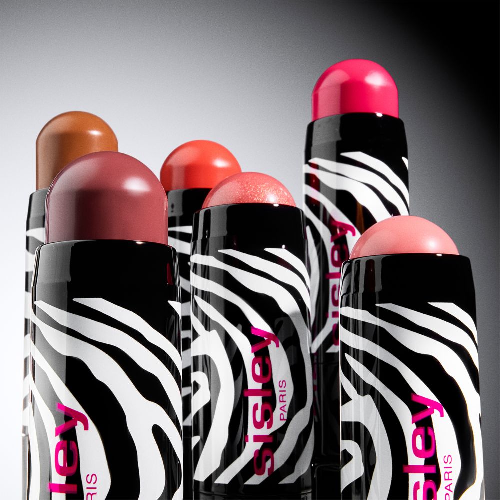 8 Nude
